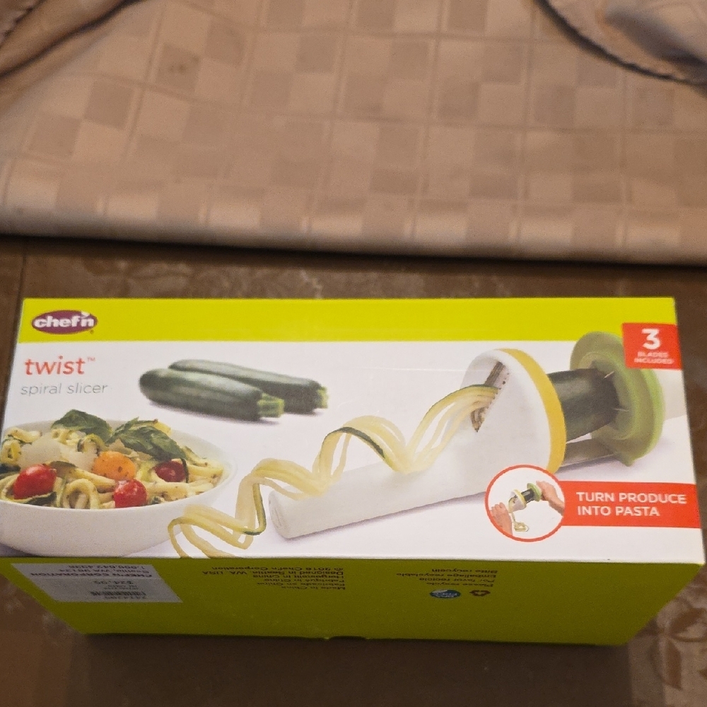 Spiral Slicer, Variety of cut options. New In Box.